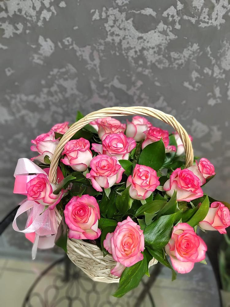 Цветочная композиция из Розы в корзине в Большое Мурашкино