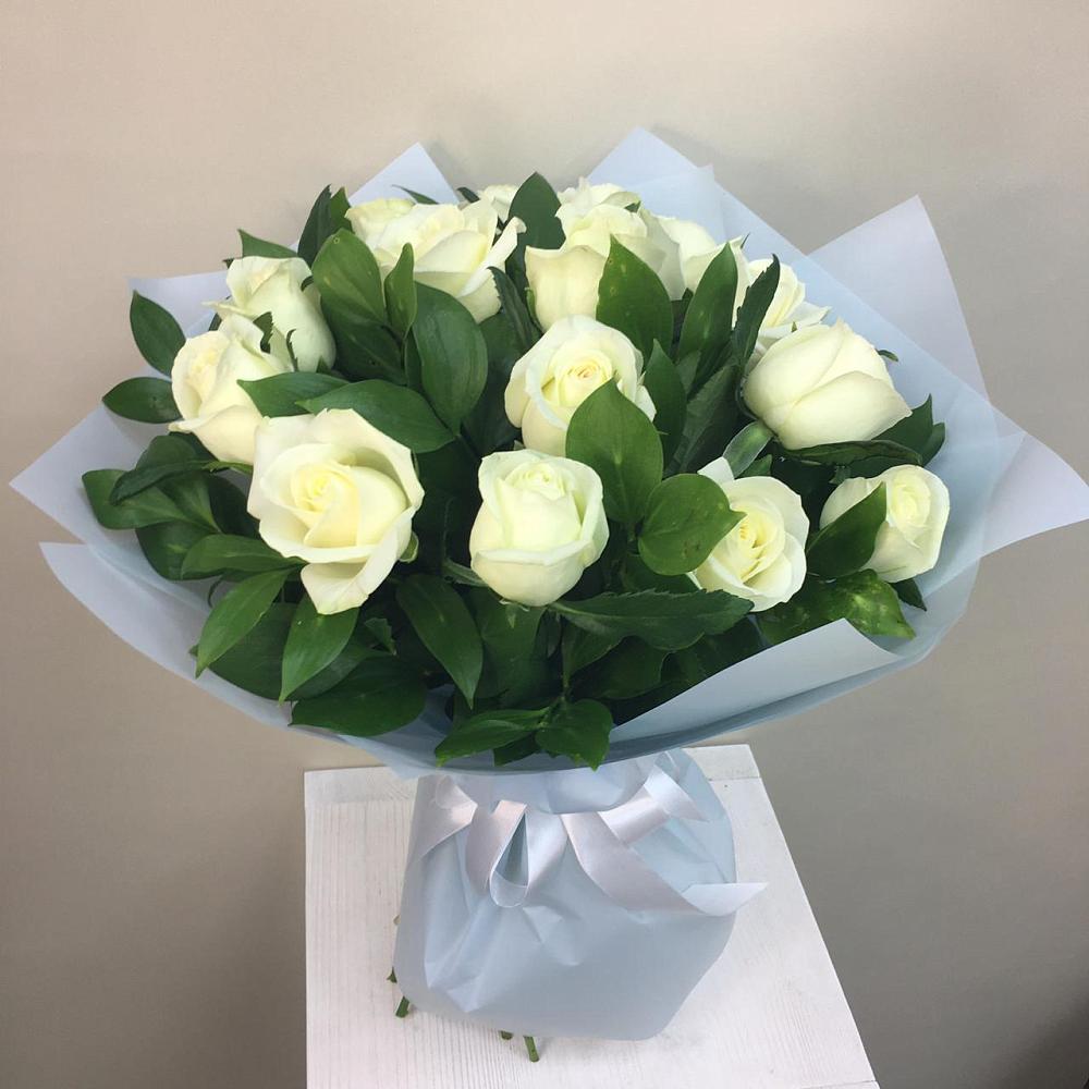 Букет 15 Белых роз Проуд в Большое Мурашкино