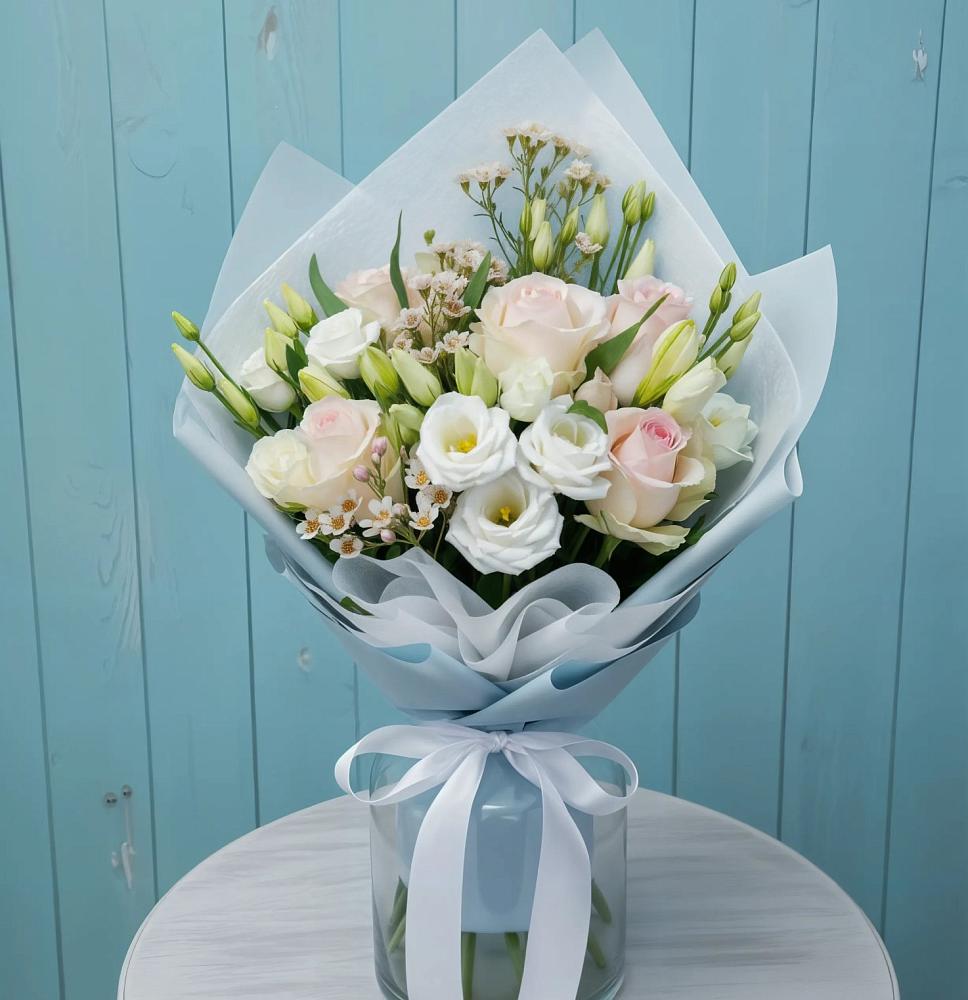 Букет цветов из: Розы и Лизиантусы в Большое Мурашкино