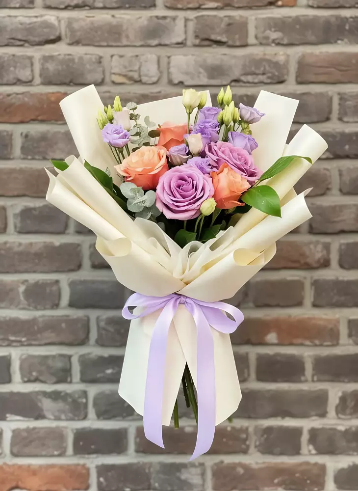 Букет цветов из: Лизиантусы и Розы в Большое Мурашкино