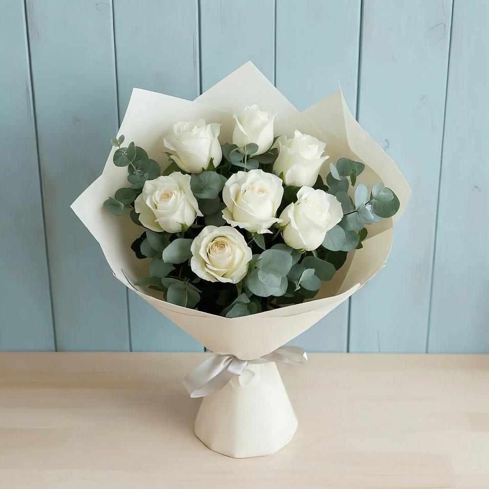 Букет Белые розы в Эвкалипте в Большое Мурашкино