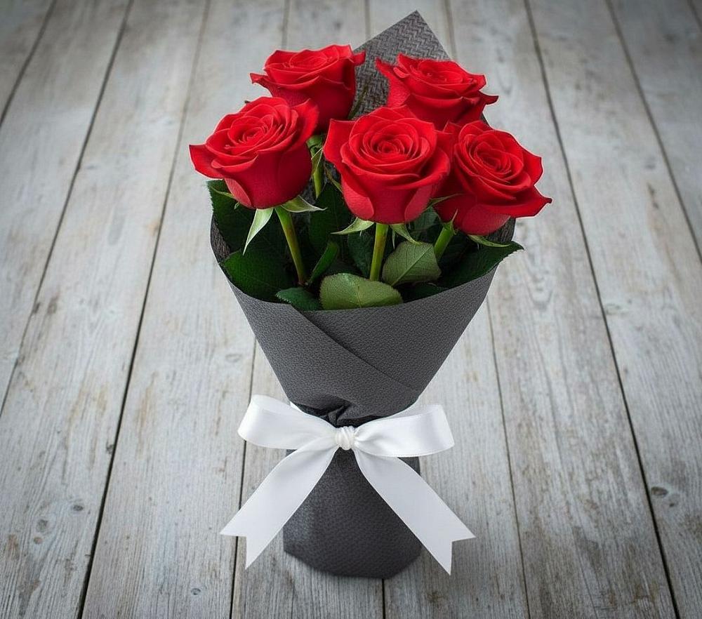 Букет 5 Красных роз Эдлесс Лав в Большое Мурашкино