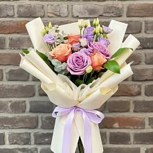 Букет цветов из:  Лизиантусы и Розы в Большое Мурашкино