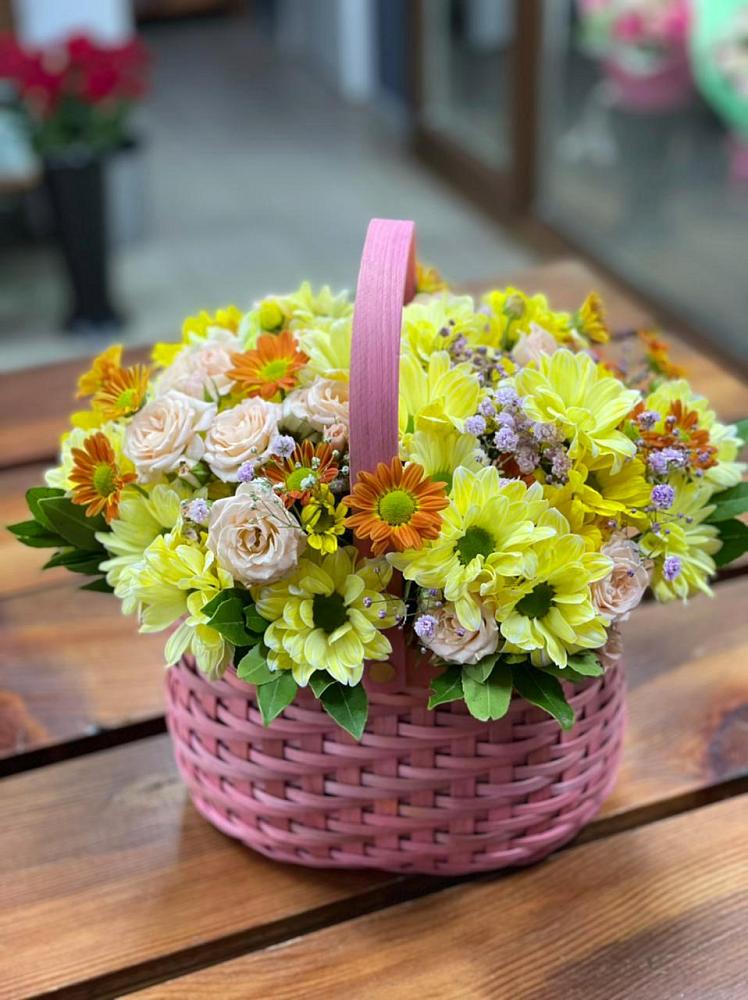 Цветочная композиция из Хризантемы и Розы в корзине в Большое Мурашкино